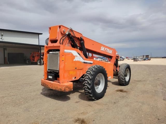 Image of Skytrak 6042 equipment image 4