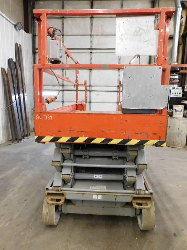 Image of Sky Jack SJ4626 equipment image 2