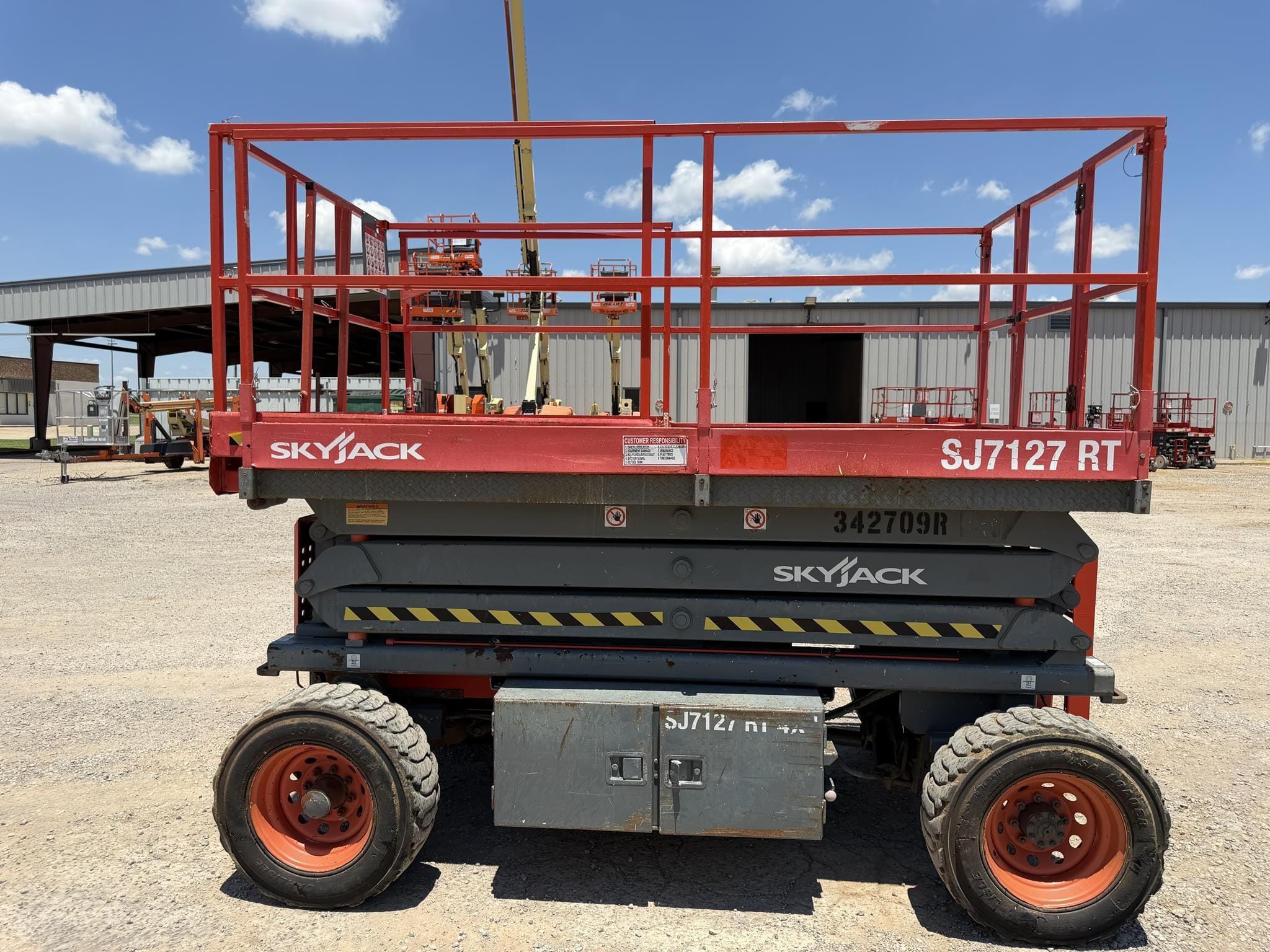 2006 Sky Jack SJ7127RT Equipment Image0