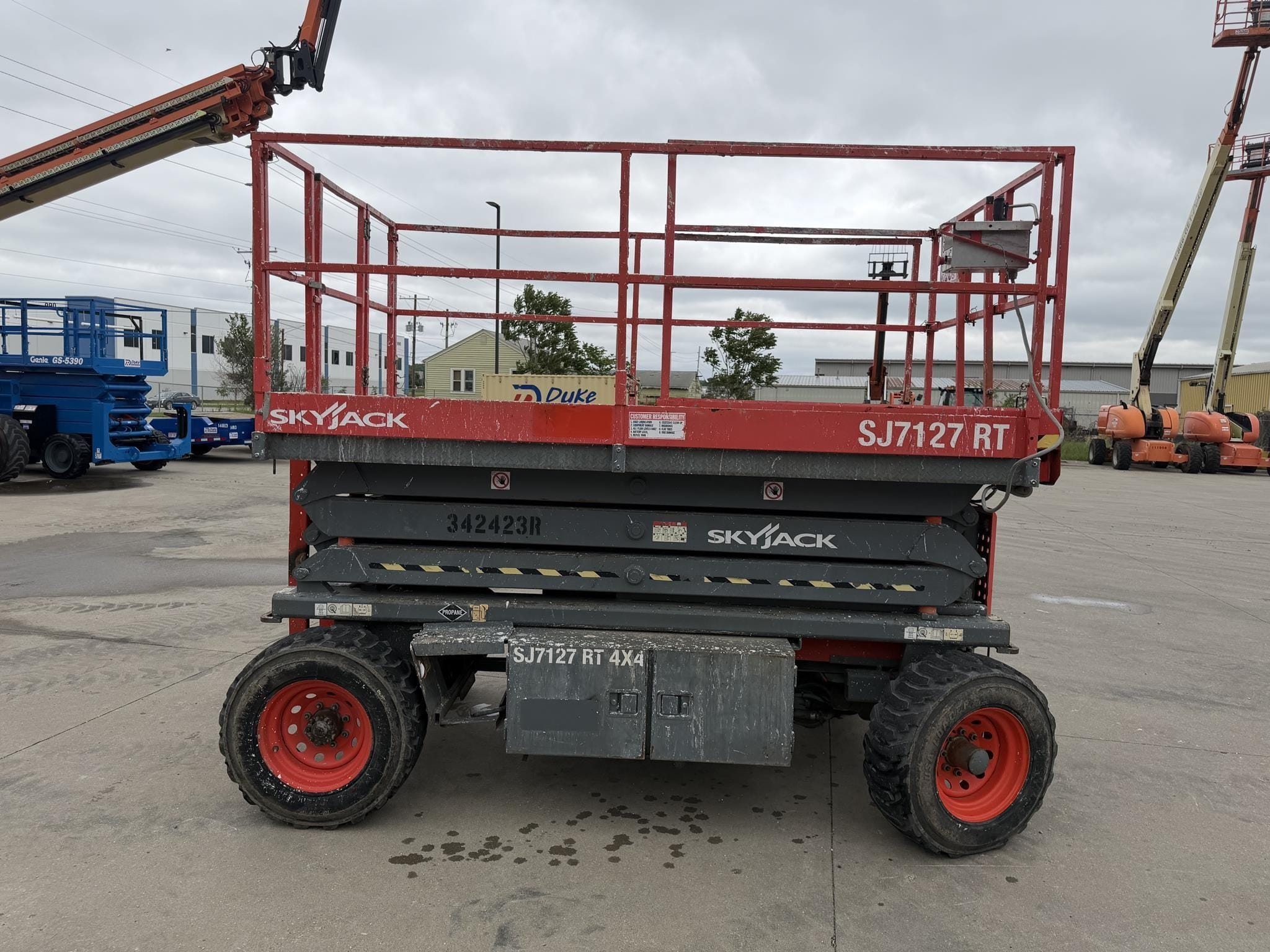 2006 Sky Jack SJ7127RT Equipment Image0