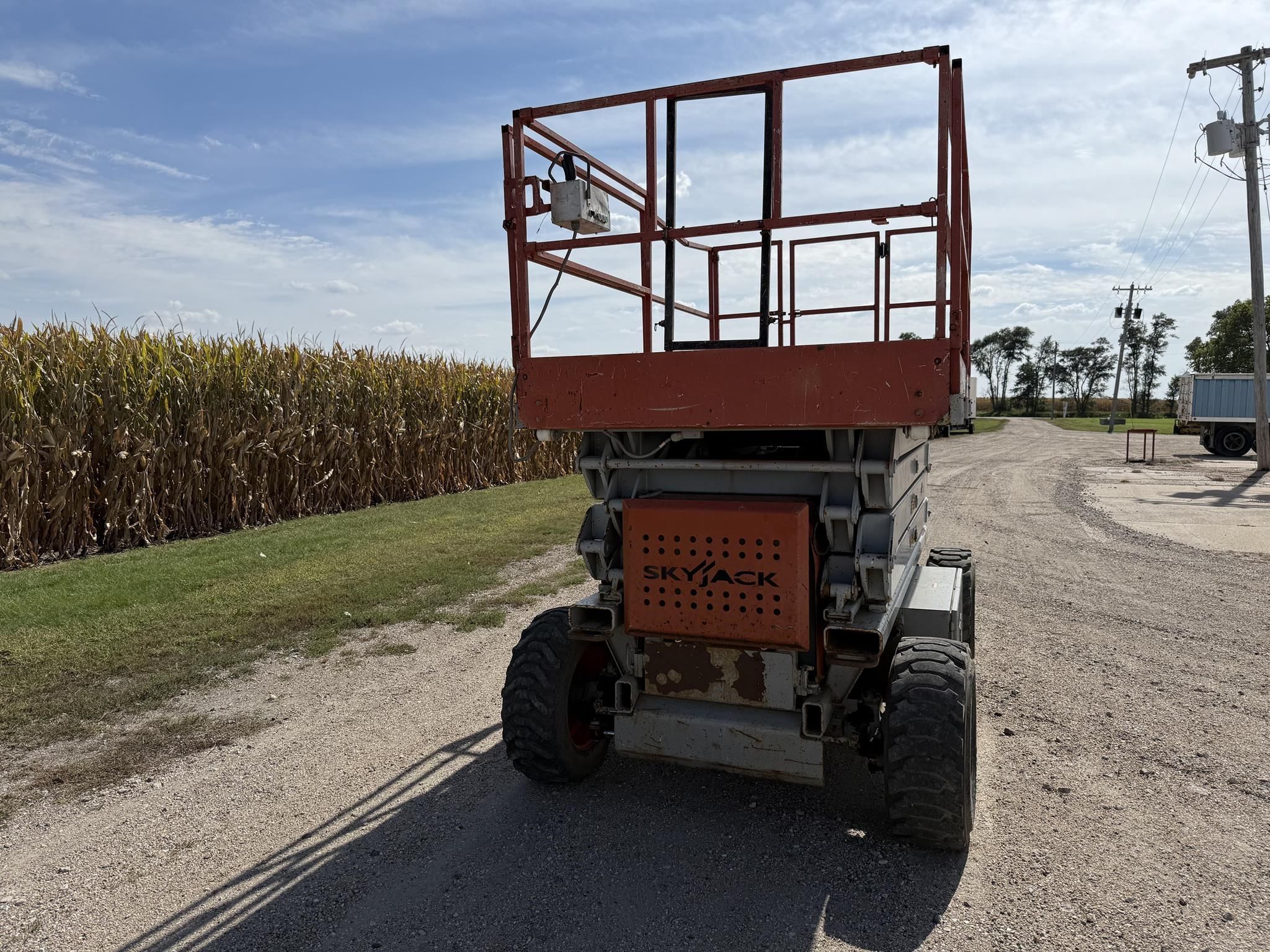 2006 Sky Jack SJ7135RT Equipment Image0