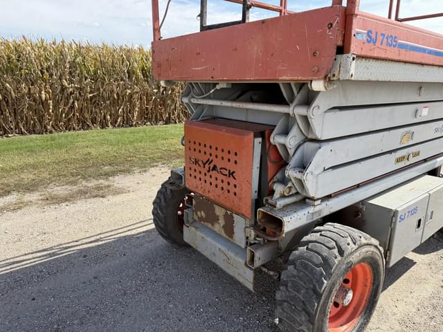 Image of Sky Jack SJ7135RT equipment image 4