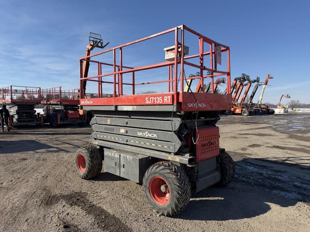 Image of Sky Jack SJ7135RT equipment image 1