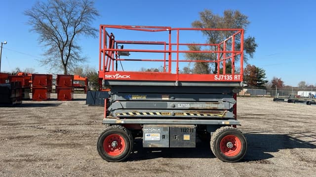Image of Sky Jack SJ7135RT equipment image 1