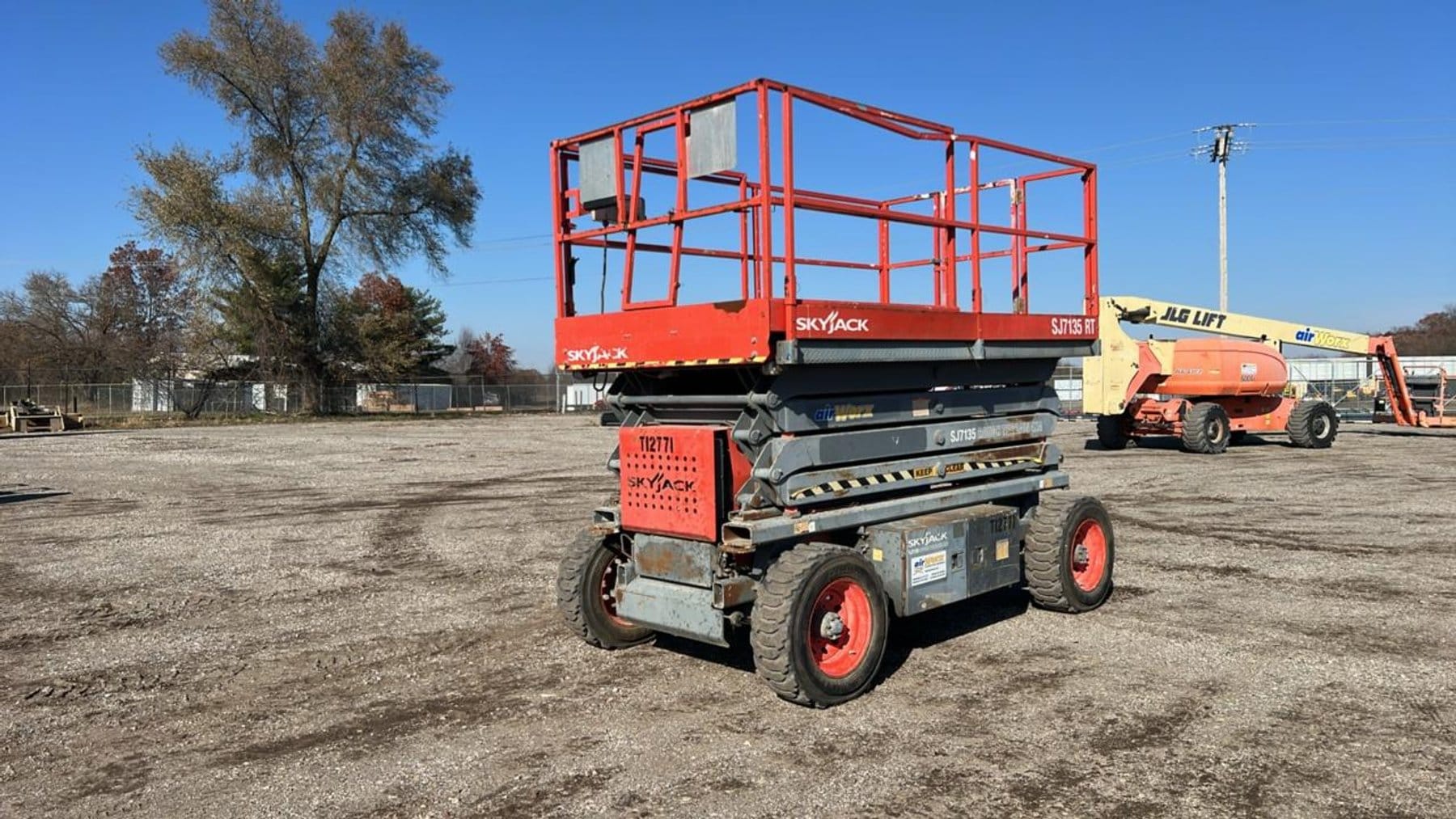2006 Sky Jack SJ7135RT Equipment Image0