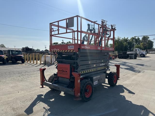 Image of Sky Jack SJ8243RT equipment image 3