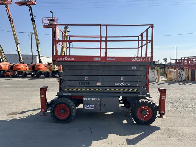 Image of Sky Jack SJ8243RT equipment image 4