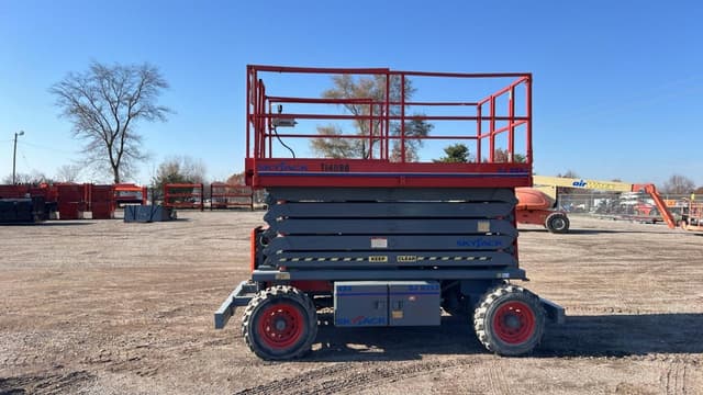 Image of Sky Jack SJ8243RT equipment image 1