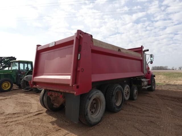 Image of Sterling L-Series Dump Truck equipment image 2