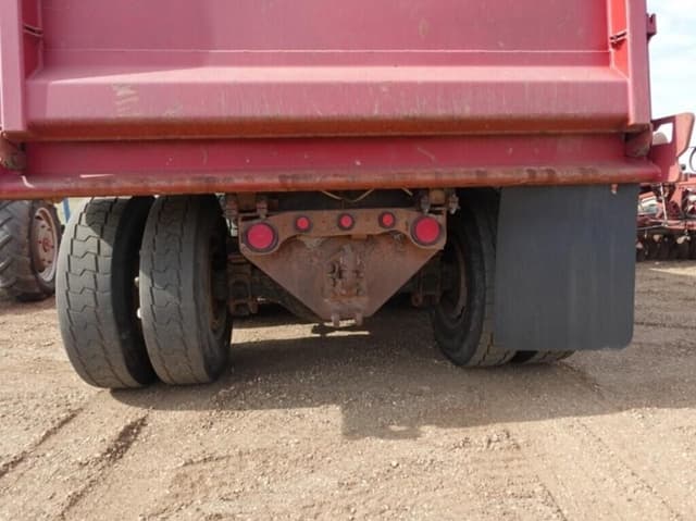 Image of Sterling L-Series Dump Truck equipment image 4