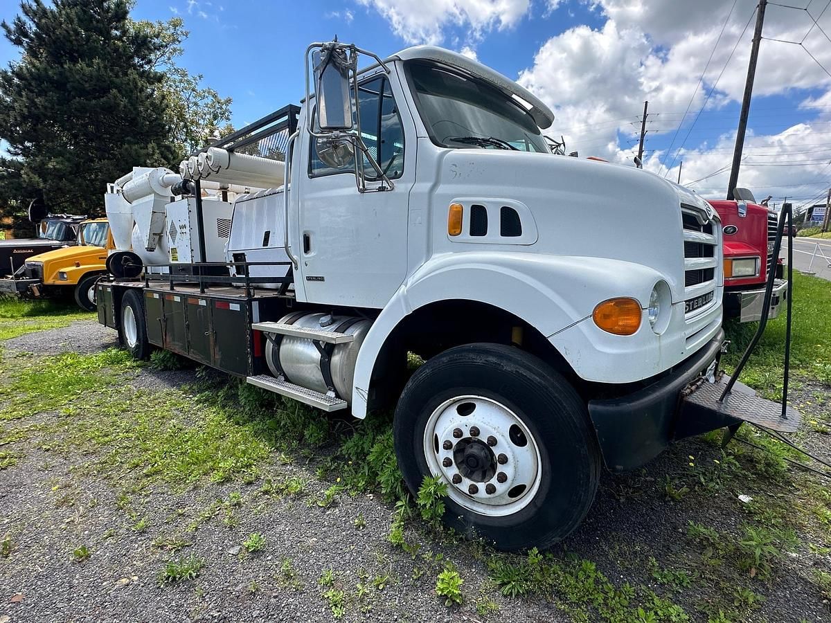 2006 Sterling L7500 Equipment Image0