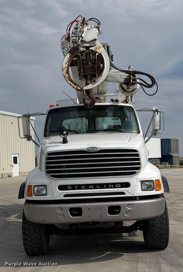 Image of Sterling L8500 equipment image 1