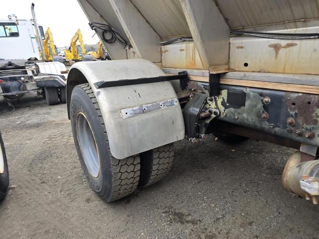 Image of Sterling L8500 equipment image 4