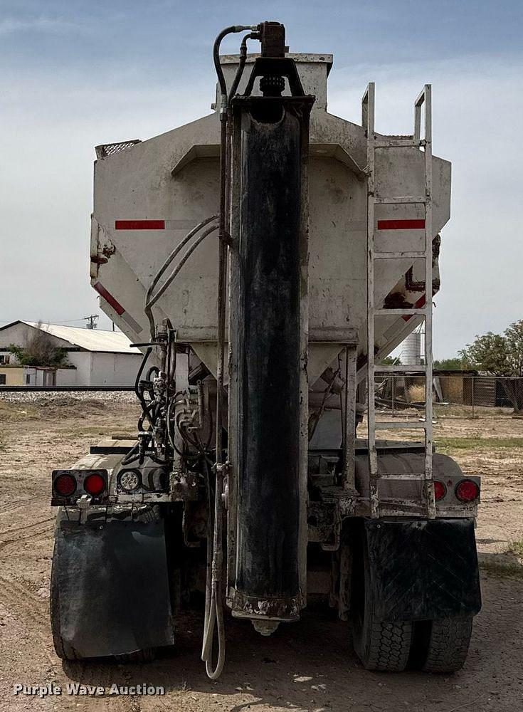 2006 Sterling L9500 Lot No. EJ3594 Other Equipment For Sale 2006 Sterling L9500 Lot No. EJ3594 Other Equipment For Sale