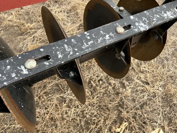 Image of Sunflower 4511 equipment image 2