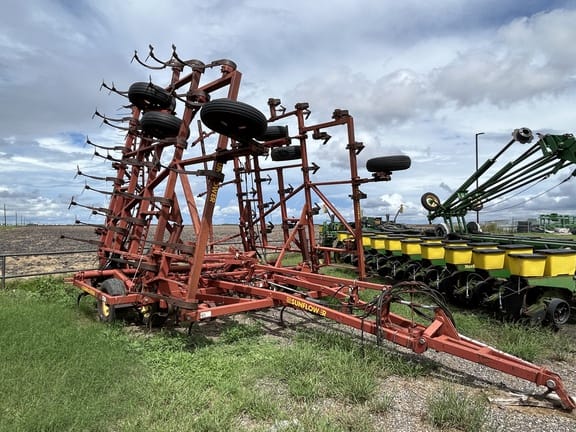 2006 Sunflower 5034-37 Equipment Image0