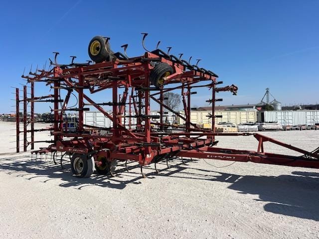 2006 Sunflower 5135-42 Equipment Image0