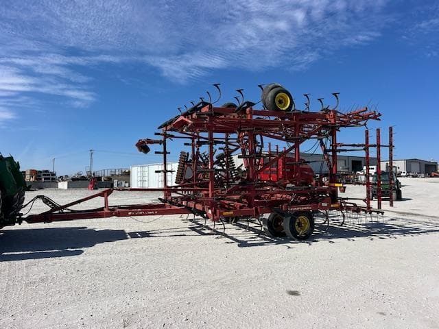 Image of Sunflower 5135-42 equipment image 1