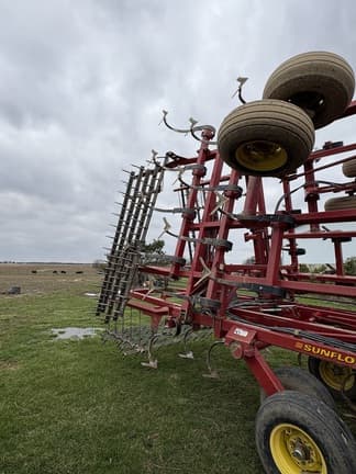 Image of Sunflower 6332-26 equipment image 2