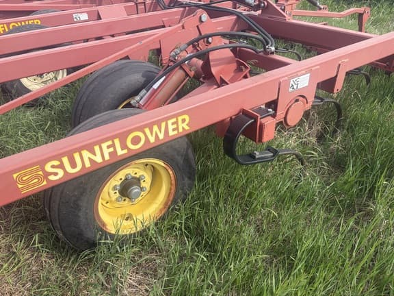 Image of Sunflower 6332-26 equipment image 1