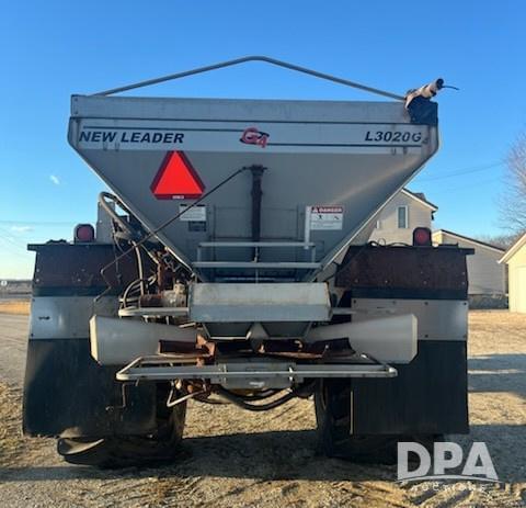 Image of Terra-Gator 8104 equipment image 4