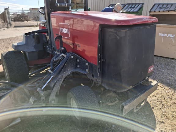 Image of Toro Groundsmaster 4700-D equipment image 3