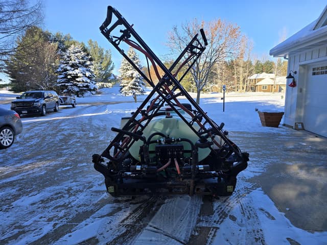 Image of Toro Multi Pro 5700D equipment image 3