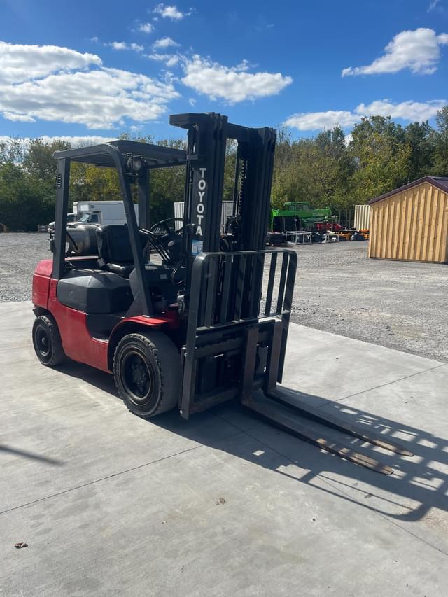 Image of Toyota 7FGU30 equipment image 1