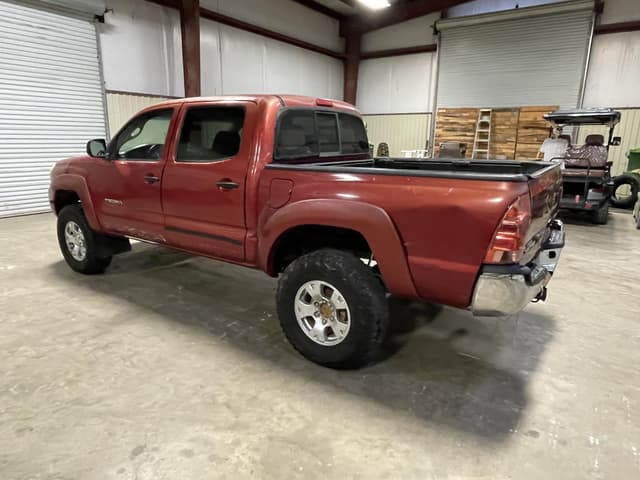 Image of Toyota Tacoma equipment image 4