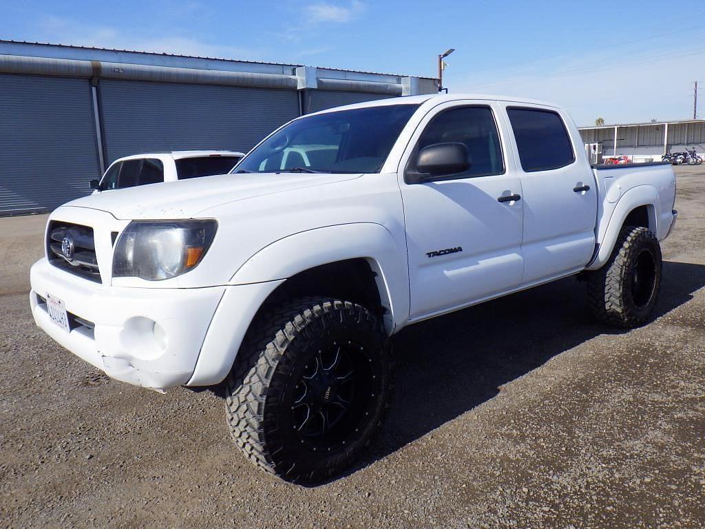 Image of Toyota Tacoma Primary image