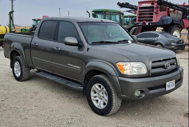 Image of Toyota Tundra equipment image 2