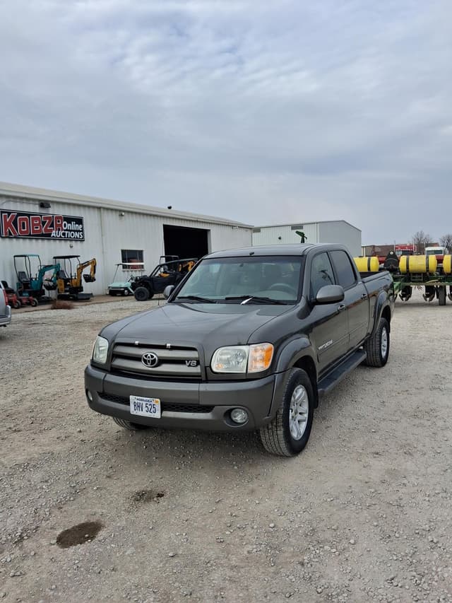 Image of Toyota Tundra equipment image 3