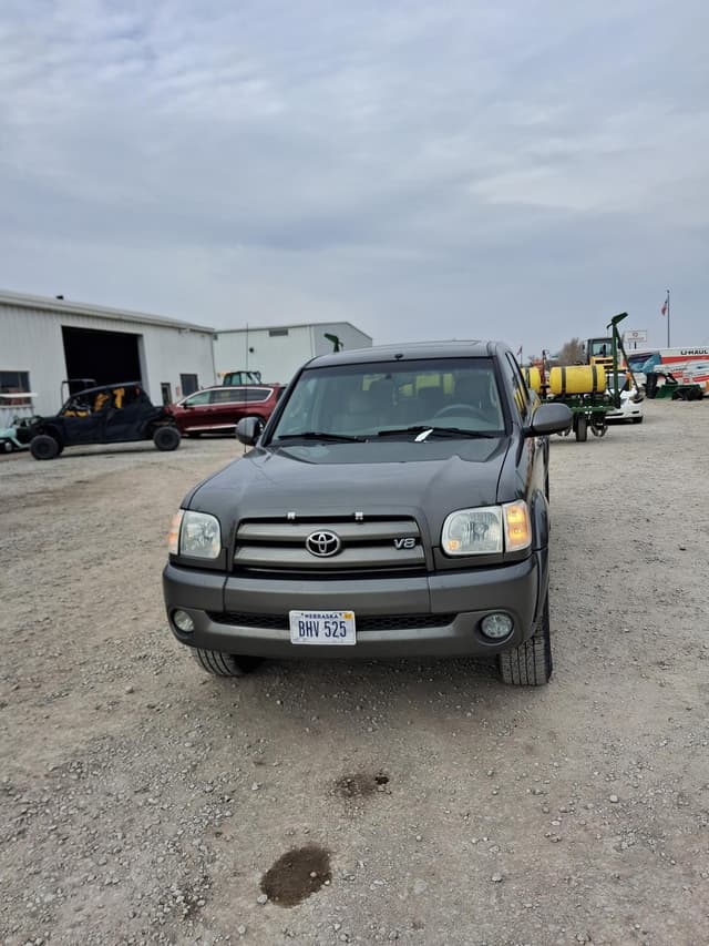 Image of Toyota Tundra equipment image 4