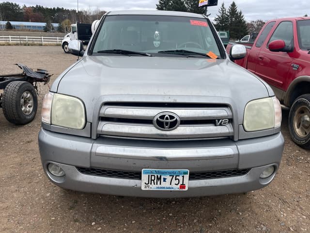 Image of Toyota Tundra equipment image 1