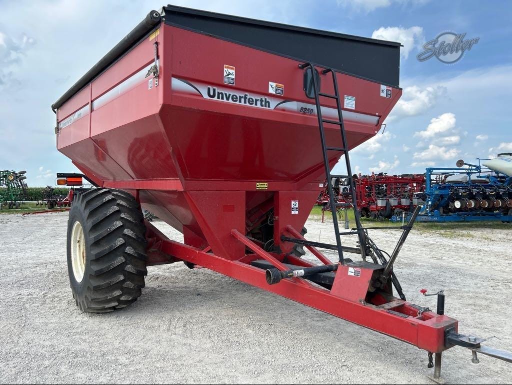 2006 Unverferth 8250 Equipment Image0