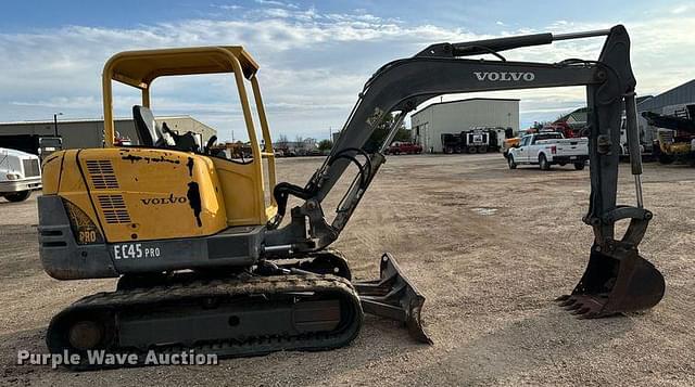 Image of Volvo EC45 equipment image 3