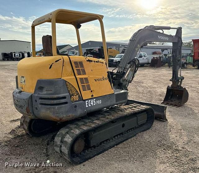 Image of Volvo EC45 equipment image 4