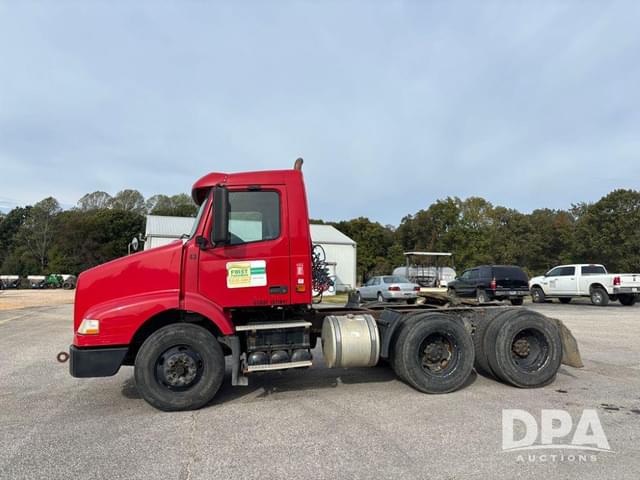 Image of Volvo D12 equipment image 1