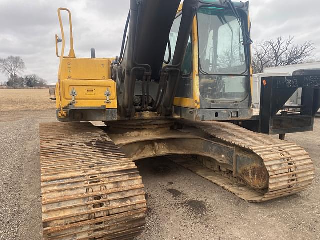 Image of Volvo EC240BLC equipment image 2