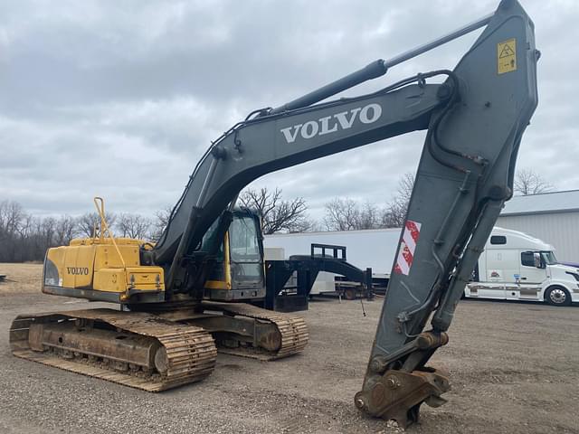 Image of Volvo EC240BLC equipment image 1