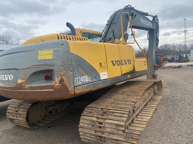 Image of Volvo EC240BLC equipment image 4