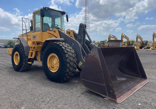 Image of Volvo L110E equipment image 2