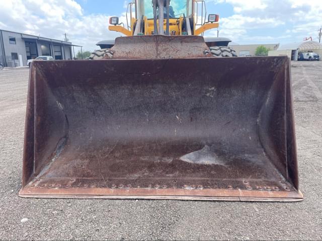 Image of Volvo L110E equipment image 4