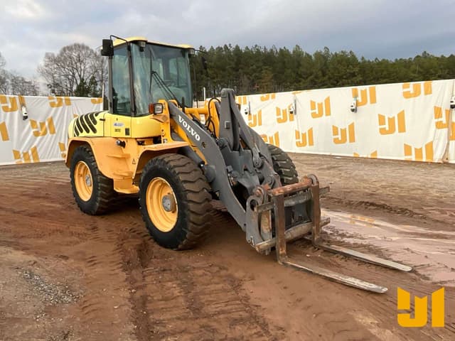 Image of Volvo L40B equipment image 2