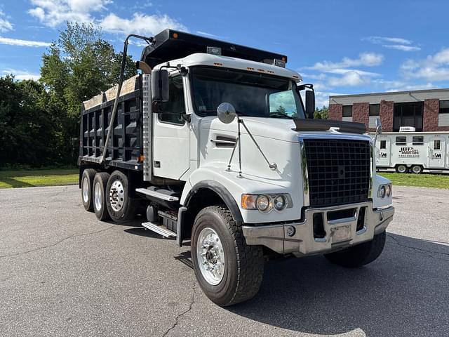 Image of Volvo VHD equipment image 2