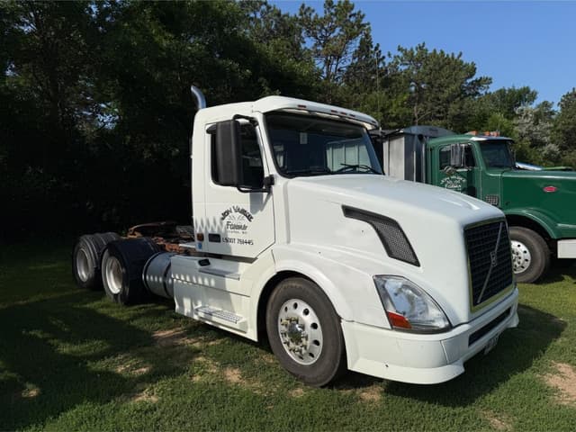 Image of Volvo VNL equipment image 1