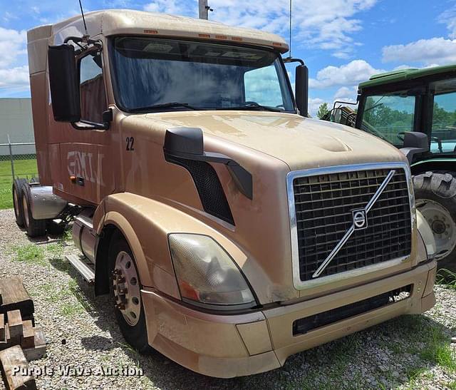 Image of Volvo VNL equipment image 2