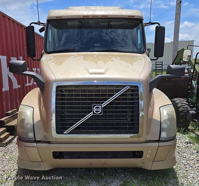 Image of Volvo VNL equipment image 1