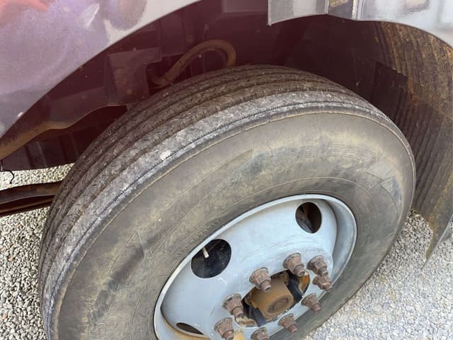 Image of Volvo VNM equipment image 3