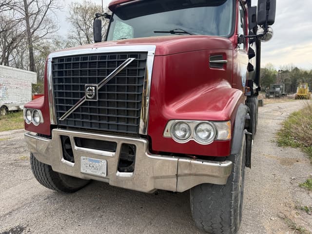 Image of Volvo VHD equipment image 4